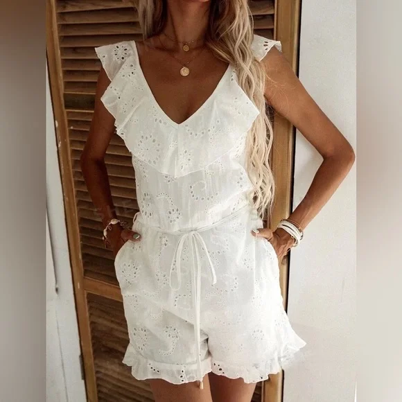 White Lace Romper Size MD - Picture 4 of 5